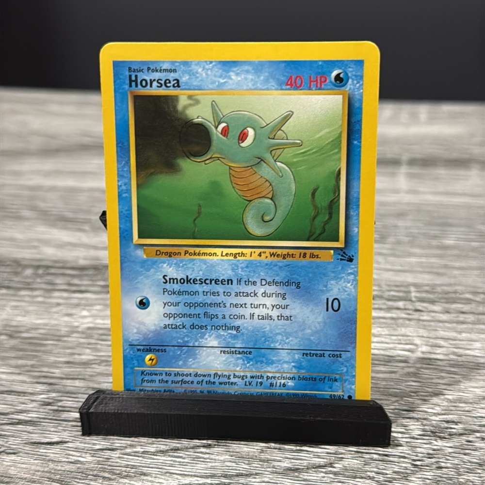Pokémon | Fossil #49/62: Horsea (1999) - Vintage Collectible Trading Card